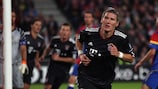Bastian Schweinsteiger marcó dos goles ante el Basilea