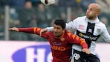 Francesco Valiani (Parma FC) et David Pizarro (AS Roma): en Italie comme en Europe, la Roma n'y arrive pas