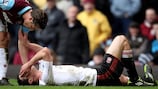 Martin Kelly lesionou-se na derrota do Liverpool frente ao West Ham