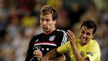 Nilmar (à direita) espera recuperar a tempo de defrontar o Bayern