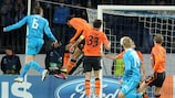 Nicolas Lombaerts cabeceia para o golo da vitória do Zenit