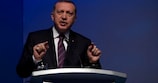 El Primer Ministro de Turquía, Recep Tayyip Erdoğan, en el XXXVI Congreso Ordinario de la UEFA en Estambul