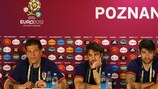 Slaven Bilić (à esquerda) e Vedran Ćorluka (à direita), aqui numa conferência no UEFA EURO 2012, reencontram-se no Lokomotiv