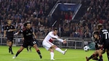 Mounir El Hamdaoui colocou o Ajax em vantagem