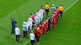 Jogadores cegos e amblíopes entram em campo no UEFA EURO 2012 para disputar um jogo âmbito do projecto Respeito pela Inclusão.