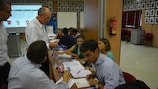 Uma sessão de estudo e debate em Madrid
