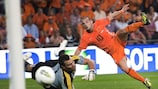 Wesley Sneijder scores the Netherlands' tenth goal