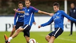 Robin van Persie traIns ahead of his 100th Netherlands appearance