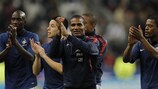 Florent Malouda y sus compañeros festejan el pase a la UEFA EURO 2012