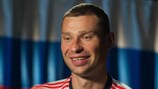 Алексей Березуцкий общается с UEFA.com