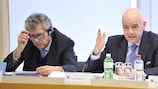 Le Secrétaire général de l'UEFA Gianni Infantino prend la parole lors de la réunion du Comité exécutif de l'UEFA à Nyon