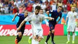 Xabi Alonso marca o seu derradeiro golo por Espanha, num penalty contra a Holanda no Mundial de 2014