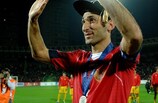 Sargis Hovsepyan a fête sa 100e sélection en recevant la fameuse "cap" (casquette) UEFA en 2011