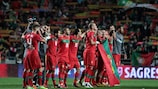 Сборная Португалии празднует победу над боснийцами в 2011 году