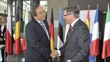 Michel Platini und Adam Giersz, Polens Sportminister, beim Treffen in Krakau