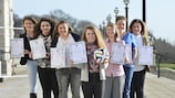 As alunas graduadas do Programa de Liderança Feminina no Futebol da Federação de Futebol da Irlanda do Norte