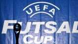 El trofeo de la Copa de la UEFA de Fútbol Sala