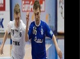 Konstantin Agapov (MFK Viz-Sinara Ekaterinburg) und Anatoli Badretdinov (MFK Dinamo Moskva) im Laufduell
