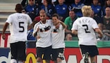 Gonzalo Castro (ao centro) comemora o golo que colocou a Alemanha nas meias-finais