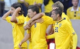 Sweden surge past nine-man Serbia