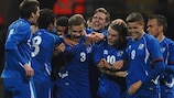 Hólmar Örn Eyjólfsson feiert seinen Siegtreffer für Island bei einem Freundschaftsspiel gegen England