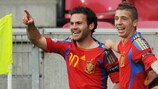 Juan Mata félicité par Iker Muniain après son but pour l'Espagne contre l'Ukraine