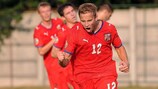 Томаш Елечек отмечает третий гол в ворота сборной Сербии