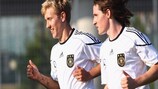 Себастьян Руди (справа) и Льюис Хольтби - новые надежды немецкого футбола