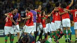 Os portugueses comemoram o triunfo sobre a França nas meias-finais