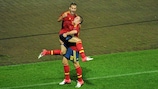 L'Espagnol Jése Rodriguez (à g.) fête le but décisif contre la Grèce avec Gerard Deulofeu
