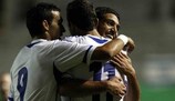Eyal Golasa, Mohammed Kalebat et Munas Dabbur fêtent l'un des deux buts d'Israël
