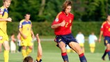 Sergio Ramos en acción con España en la fase final de 2004