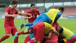 Os jogadores de Portugal festejam o apuramento para o Europeu de Sub-19