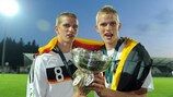 Sven und Lars Bender feiern den deutschen Erfolg 2008
