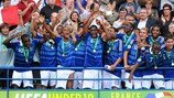 Les Bleuets brandissent le trophée en 2010