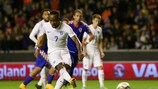 Saido Berahino con la maglia dell'Inghilterra ha segnato su rigore all'andata degli spareggi contro la Croazia