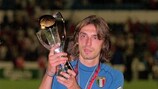 Andrea Pirlo venceu o Campeonato da Europa de Sub-21 da UEFA no ano 2000, ao serviço da Itália