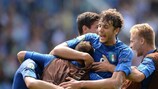 Manuel Locatelli festeggia la vittoria dell'Italia in semifinale