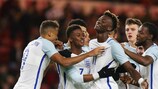 England feiert einen Treffer gegen Schottland