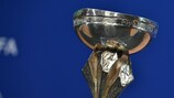 Der Pokal der UEFA-U19-EURO