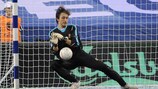 Libor Gerčák defende o segundo penalty da Itália nos quartos-de-final