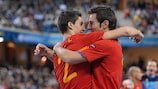 Ortiz & Jordi Torras feiern das 1:0 für Spanien