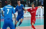 Виталий Борисов (справа) в матче элитного раунда