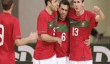 Portugal festeja a vitória por 6-0 sobre a Polónia, com a qual carimbou o passaporte para a Croácia