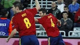 Kike y Torras (España). El jugador del Barcelona anotó dos goles en el primer partido.