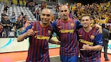 Ari, Fernandao y Saad Assis después de la victoria del FC Barcelona ante el Sporting