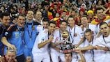 Los jugadores de España celebran el triunfo en la Eurocopa de Fútbol Sala de 2012