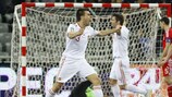 O espanhol Sergio Lozano comemora após empatar frente à Rússia na final de 2012