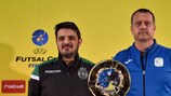 Nuno Dias y Jesús Velasco posan con el trofeo