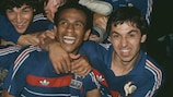 Jean Tigana e Alain Giresse comemoram após a vitória na final de 1984